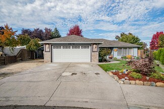 1570 Williamsburg Cir, Medford, OR 97501