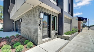 709 E 11 Mile Rd, Royal Oak, MI 48067