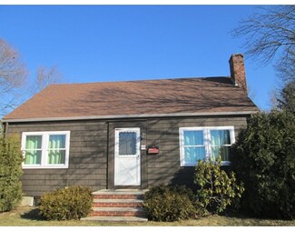 73 Oak St, Stoneham, MA 02180