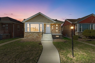 8208 S Sacramento Ave, Chicago, IL 60652