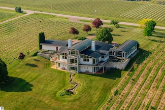 2721 Nelson Rd, Traverse City, MI 49686