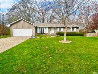 723 Old Orchard Dr, Benton, IL 62812
