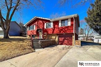 7708 Meadow Ln, La Vista, NE 68128