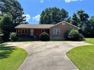 916 Emory Ct, Fayetteville, NC 28311
