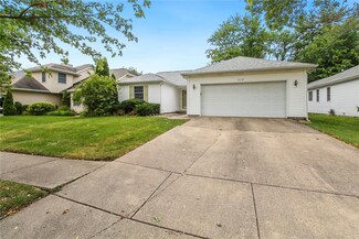2518 Woodlawn Dr, Charleston, IL 61920
