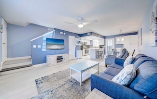 143 W Leslie Ln, Panama City Beach, FL 32407