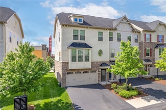 876 Beacon Ln, Pittsburgh, PA 15237