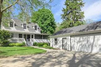 1504 Milwaukee St, Delafield, WI 53018
