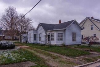 207 Jefferson St, Wapakoneta, OH 45895