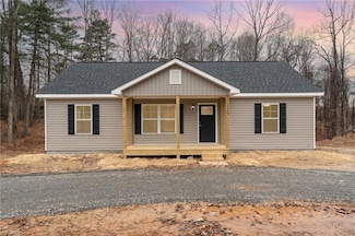 129 Lake St, Elkin, NC 28621