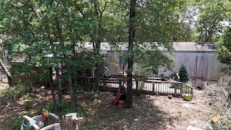 642 Hidden Oaks Dr, Elgin, TX 78621