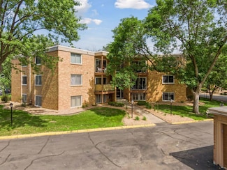 9143 Highway 55 Unit 106, Golden Valley, MN 55427