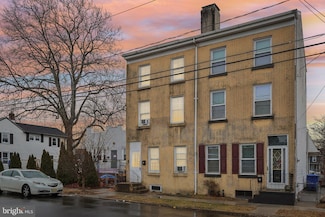 26 W 2nd St, Florence, NJ 08518