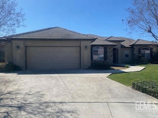 12811 Oahu Ln, Bakersfield, CA 93312