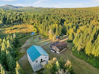 31 Beaver Brook Rd, Pittsburg, NH 03592