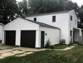 4122 Harris St, Ames, IA 50014
