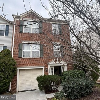 25452 Brickell Dr, Chantilly, VA 20152