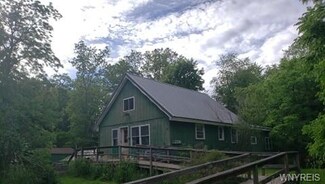 2708 Oak Orchard River Rd, Medina, NY 14103