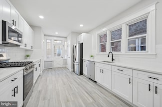 447 S 48th St, Philadelphia, PA 19143