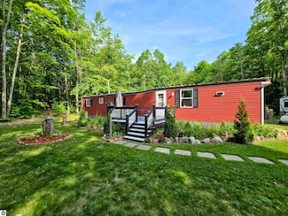 7592 Larkspur Dr, Mancelona, MI 49659