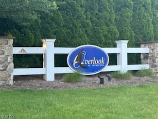 1272 Fairview Cir, Stewartsville, NJ 08886