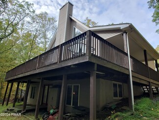 170 Heritage Dr, Lackawaxen, PA 18435
