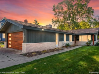 608 Parkdale Ave, Rochester, MI 48307