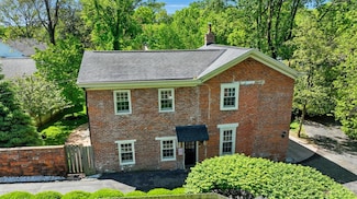 1233 Grace Ave, Cincinnati, OH 45208