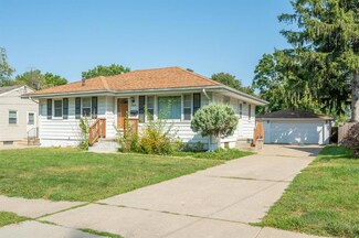7029 Prairie Ave, Urbandale, IA 50322
