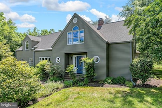 18 Mercer St, Hopewell, NJ 08525