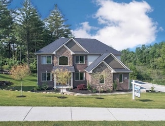 270 Fairway View Dr, Oxford, MI 48371
