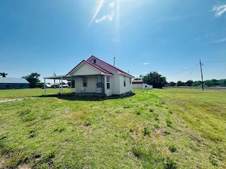 113 Cedar St, Shattuck, OK 73858