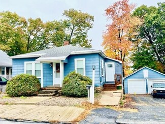 76 Dewey St, Manchester, NH 03103