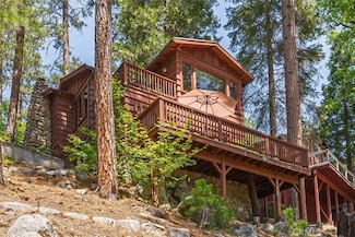 2576 Chilnualna Ave, Wawona, CA 95389