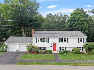 13 Meade St, Peabody, MA 01960