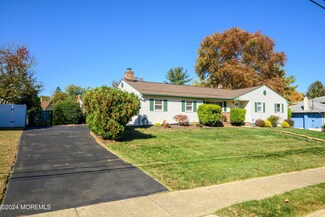 42 Westbrook Rd, Howell, NJ 07731