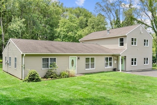 4809 Madison Ave, Trumbull, CT 06611
