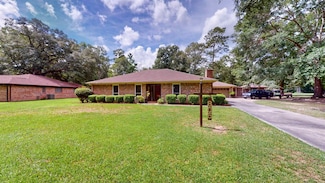 806 Camphor Cir, Village Mill, TX 77663