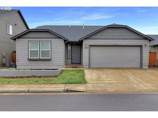 3684 Phantom Way, Eugene, OR 97402