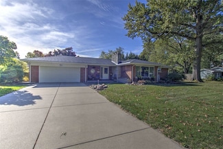 51 Ronald Dr, Decatur, IL 62526