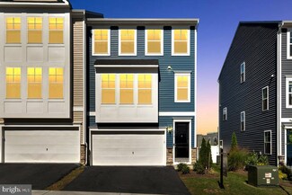 4010 Shire Meadow Ln, Triangle, VA 22172