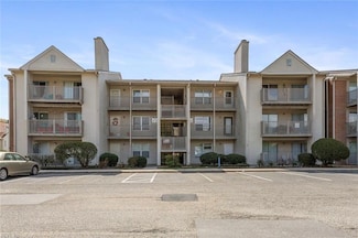 510 Thorncliff Dr Unit 302, Newport News, VA 23608