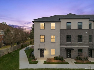 2805 Summers Place, Troy, MI 48084