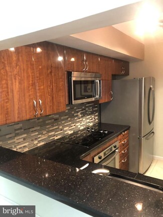316 Green Meadow Ln, Horsham, PA 19044