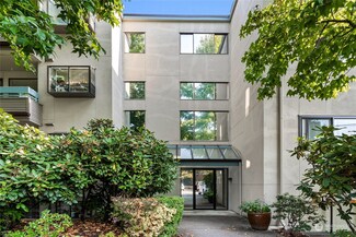 12300 33rd Ave NE Unit 302, Seattle, WA 98125
