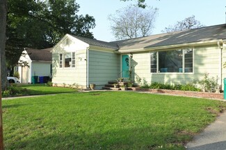 21 Pembroke Ave, Attleboro, MA 02703