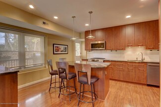 39 Windham Way, Englishtown, NJ 07726