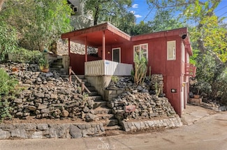 1450 Country Club Dr, Burbank, CA 91501