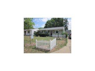 1631 Arizona Ave NE, Cedar Rapids, IA 52402