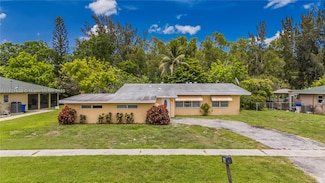 886 Camellia Dr, Royal Palm Beach, FL 33411